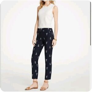Ann Taylor The Cotton Crop Mid Rise Pineapple Pants in Navy Blue & White Size 12